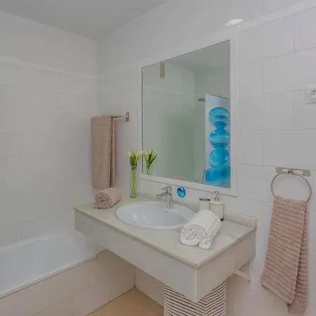 Apartment Cozy Beachfront Getaway 1br Fuengirola